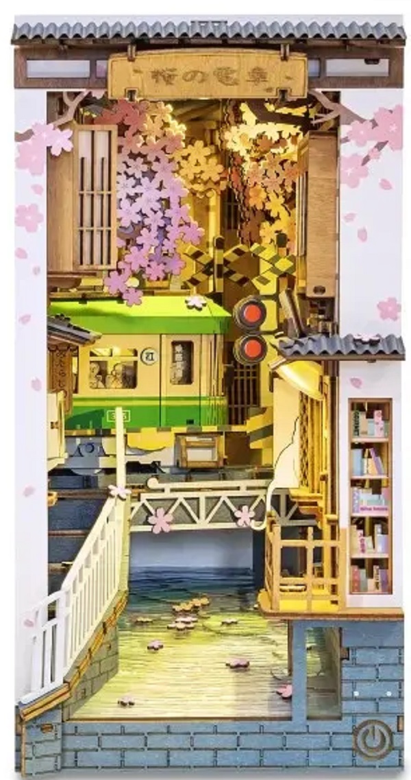 Imaginea produsului 'Puzzle 3D DIY Book Nook and Wonderland: Sakura Densya'