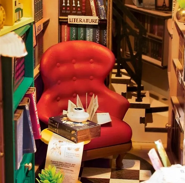 Imaginea produsului 'Puzzle 3D DIY Book Nook and Wonderland: Biblioteca lui Shakespeare'